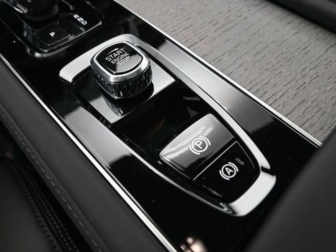 New 2026 Volvo XC90 B6 Ultra w/ Protection Package Premier image 18