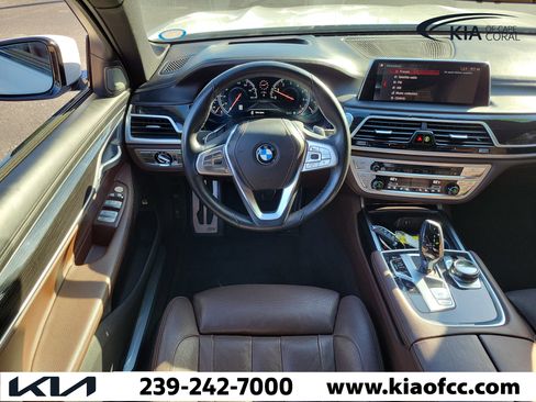 Used 2019 BMW 740i xDrive AWD/4WD image 17