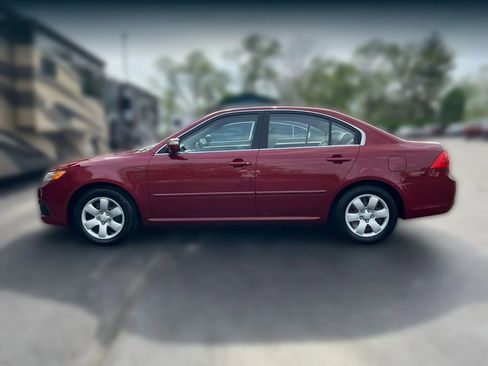 Used 2009 Kia Optima LX image 2