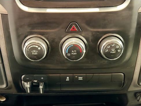 Used 2018 RAM 2500 Tradesman w/ Chrome Appearance Group image 13