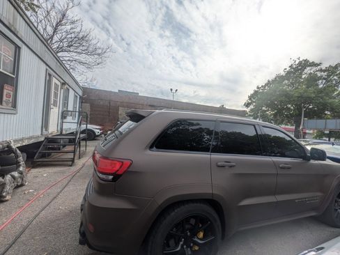 Used 2018 Jeep Grand Cherokee Trackhawk AWD/4WD image 23