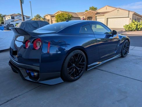 Used 2017 Nissan GT-R Premium AWD/4WD image 3