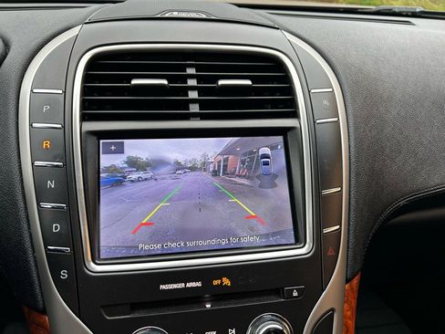 Used 2020 Lincoln Nautilus Reserve image 21