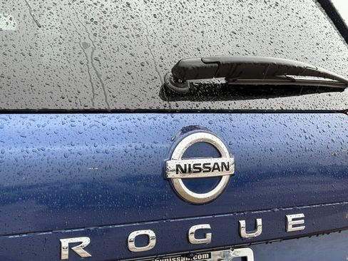 Used 2021 Nissan Rogue SV image 8
