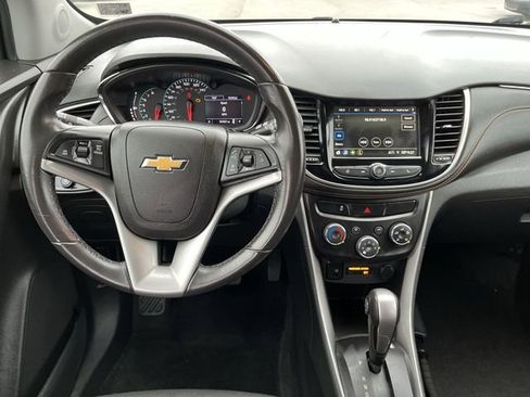 Used 2019 Chevrolet Trax LT w/ LT Convenience Package image 13