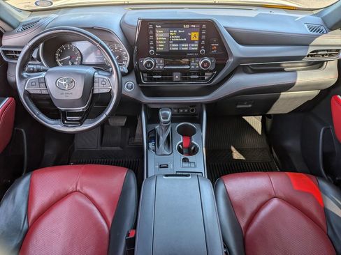 Used 2021 Toyota Highlander XSE FWD image 27