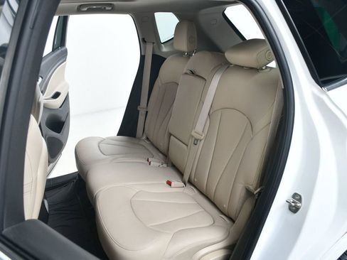 Used 2019 Buick Envision Premium w/ Driver Confidence Package image 32