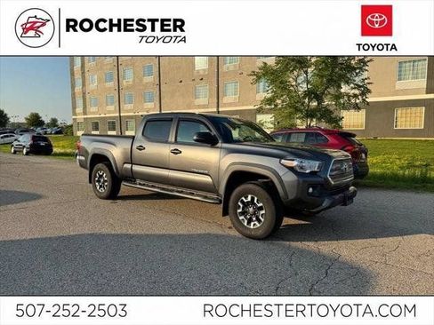 Used 2017 Toyota Tacoma TRD Off-Road w/ Tow Package AWD/4WD image 31