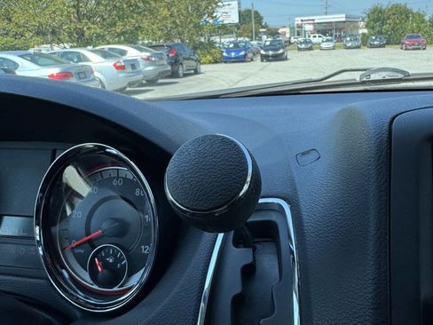 Used 2016 Dodge Grand Caravan SXT image 13