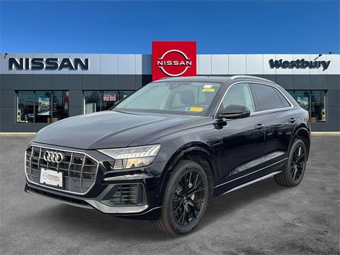 Used 2023 Audi Q8 Premium w/ Convenience Package image 4