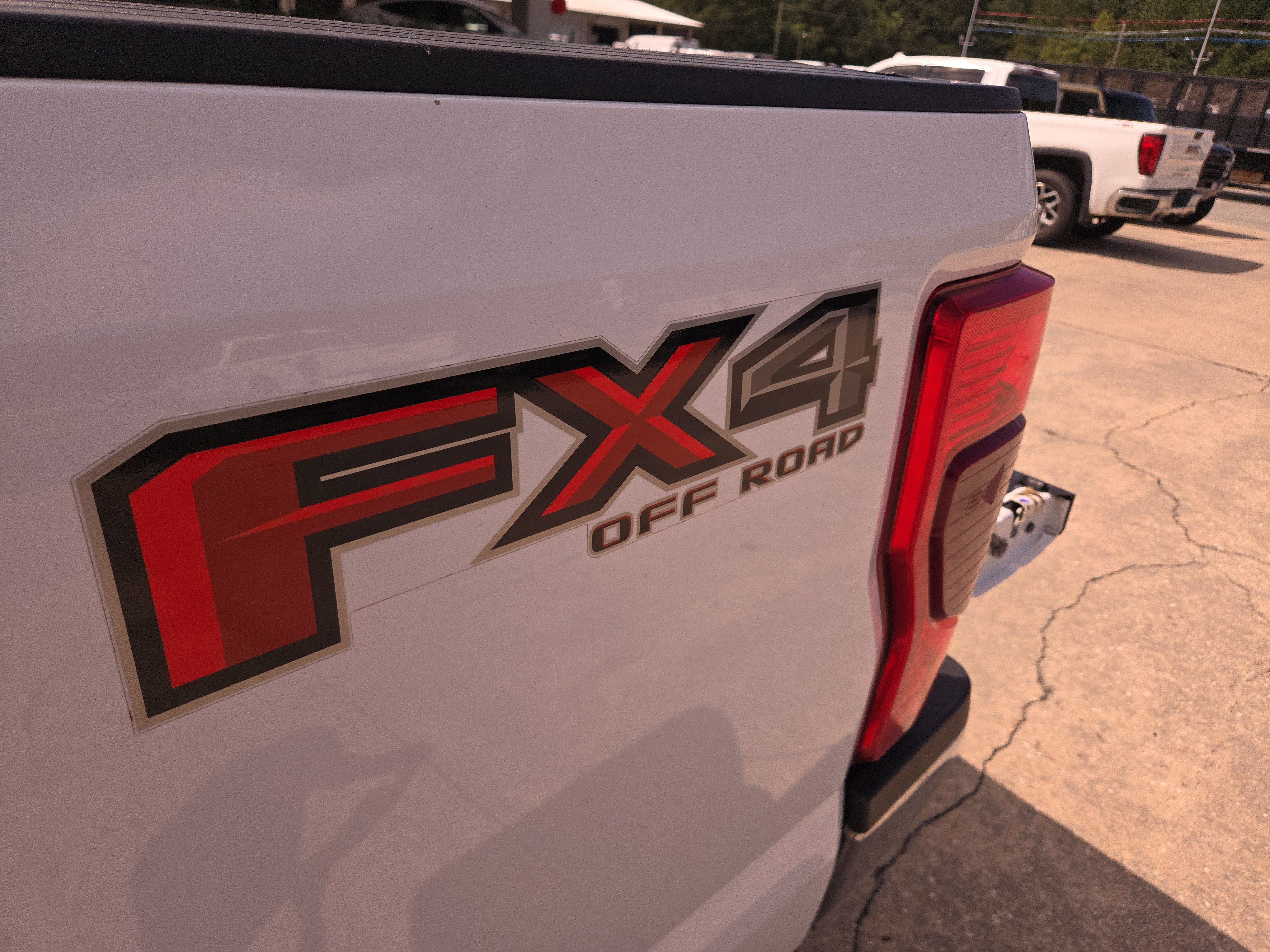 Used 2021 Ford F250 XLT w/ FX4 Off-Road Package AWD/4WD image 21