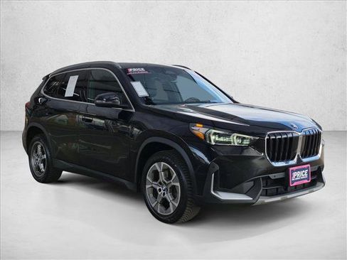 Used 2023 BMW X1 xDrive28i w/ Convenience Package AWD/4WD image 3