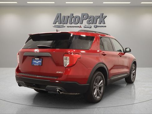 Used 2023 Ford Explorer XLT w/ Equipment Group 202A AWD/4WD image 9