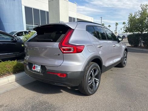 New 2026 Volvo XC40 B5 Core AWD/4WD image 5
