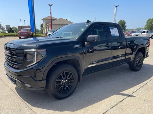 Used 2025 GMC Sierra 1500 Elevation AWD/4WD image 2