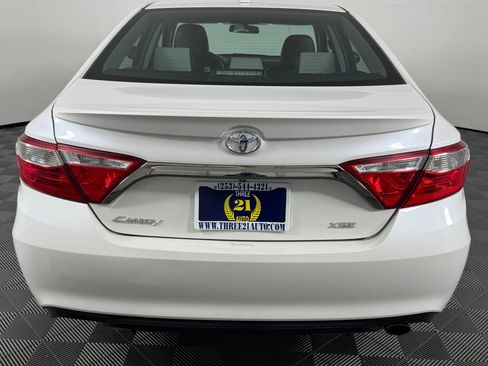 Used 2017 Toyota Camry XSE w/ Moonroof Package FWD image 8