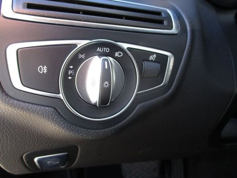 Used 2019 Mercedes-Benz C 300 Sedan image 14