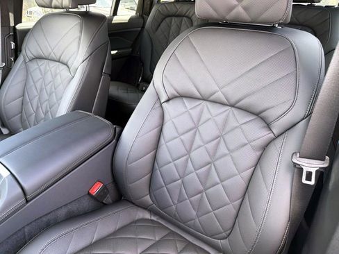 New 2026 BMW X7 xDrive40i w/ Executive Package image 18