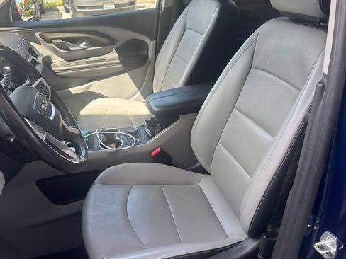 Used 2022 GMC Terrain SLT w/ Infotainment Package II FWD image 13