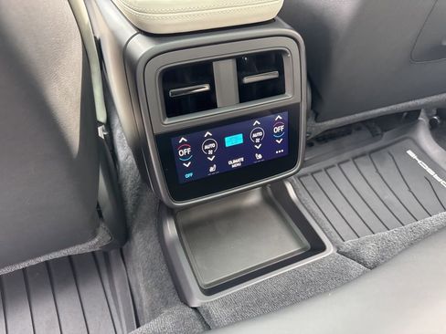 Used 2020 Porsche Taycan Turbo image 17