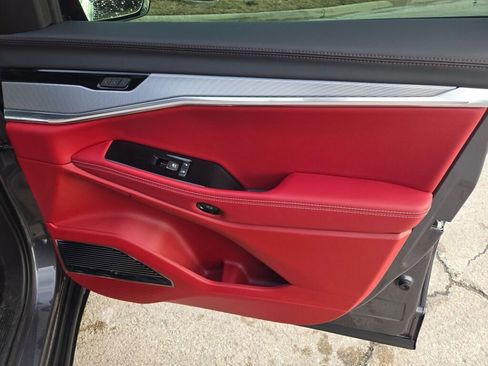 Used 2025 Jeep Wagoneer S Launch Edition image 10