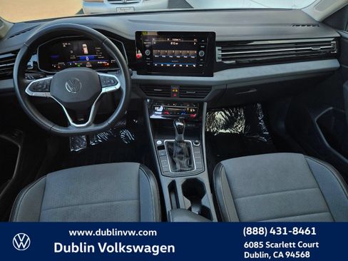 Certified 2025 Volkswagen Jetta SE FWD image 14