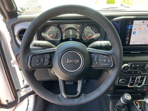 New 2025 Jeep Gladiator Sport AWD/4WD image 11