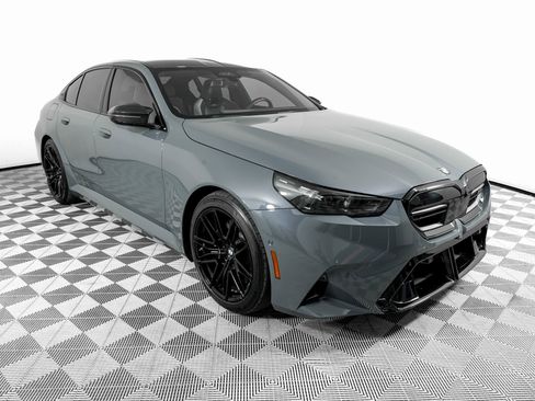 Used 2025 BMW M5 w/ Carbon Package image 3
