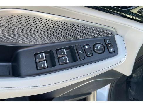 Certified 2023 Acura MDX FWD w/ Technology Package image 11