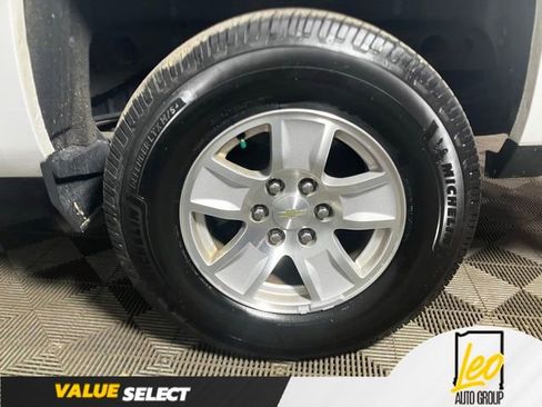 Used 2018 Chevrolet Silverado 1500 LT AWD/4WD image 21