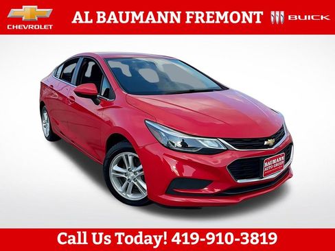 Used 2018 Chevrolet Cruze LT FWD image 1