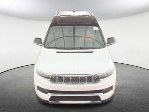 Used 2025 Jeep Grand Wagoneer 4WD image 2