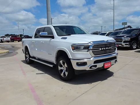 Used 2019 RAM 1500 Laramie AWD/4WD image 2