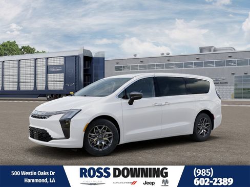 New 2027 Chrysler Pacifica Limited FWD image 1