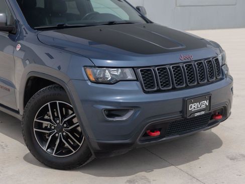 Used 2021 Jeep Grand Cherokee Trailhawk AWD/4WD image 3