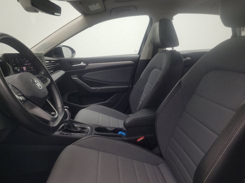 Used 2025 Volkswagen Jetta SE FWD image 17