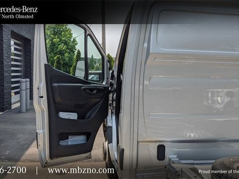 Used 2022 Mercedes-Benz Sprinter 3500 image 39