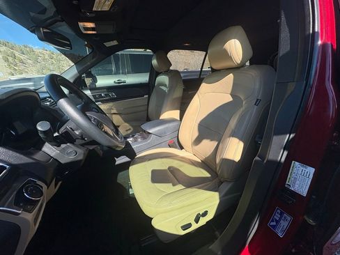 Used 2017 Ford Explorer Limited image 4