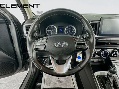 Used 2022 Hyundai Venue SEL w/ Cargo Package FWD image 14