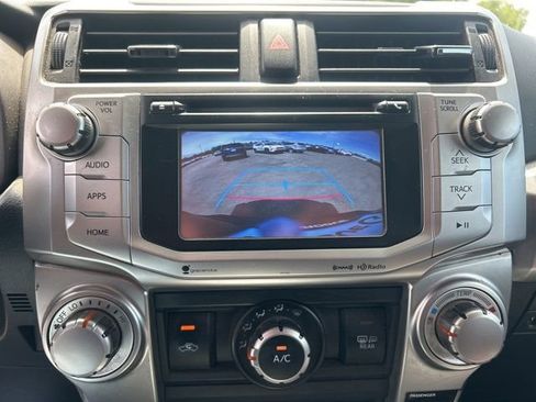Used 2017 Toyota 4Runner SR5 AWD/4WD image 10