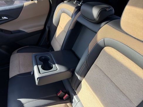 Used 2025 Chevrolet Equinox ACTIV w/ Safety and Technology Package image 34