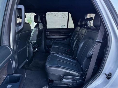 Used 2018 Ford Expedition Limited RWD image 24
