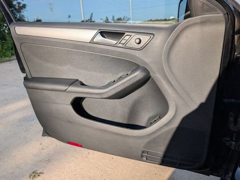 Used 2018 Volkswagen Jetta S FWD image 12