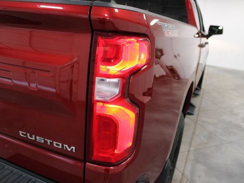 Used 2021 Chevrolet Silverado 1500 Custom Trail Boss AWD/4WD image 27