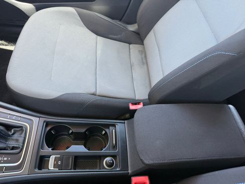Used 2015 Volkswagen e-Golf Limited Edition FWD image 14