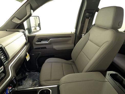 New 2025 GMC Sierra 2500 SLT w/ SLT Premium Package image 25