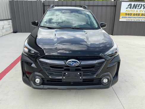 Used 2025 Subaru Outback Premium AWD/4WD image 1
