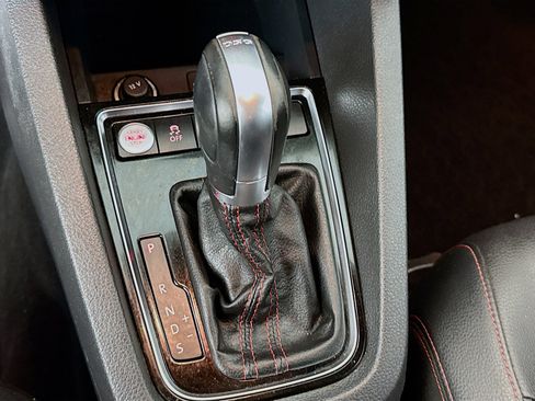 Used 2017 Volkswagen Jetta GLI image 19