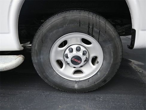 Used 2024 GMC Savana 2500 w/ Driver Convenience Package image 10