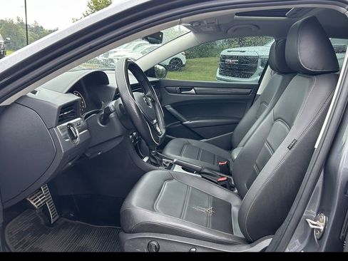 Used 2020 Volkswagen Passat 2.0T R-Line image 16